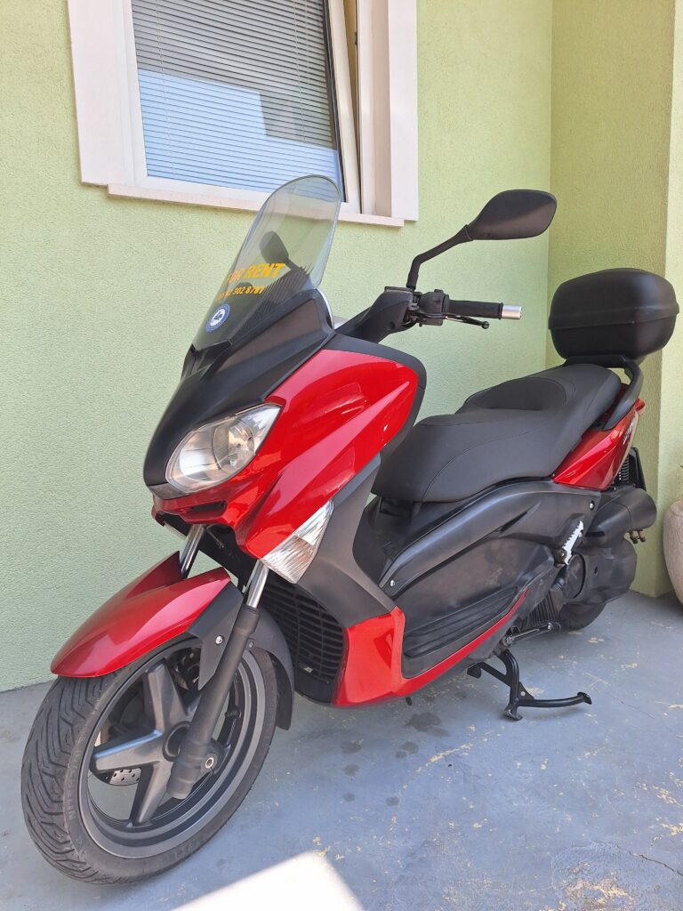 Yamaha XMAX 125cc from Laguna Rent